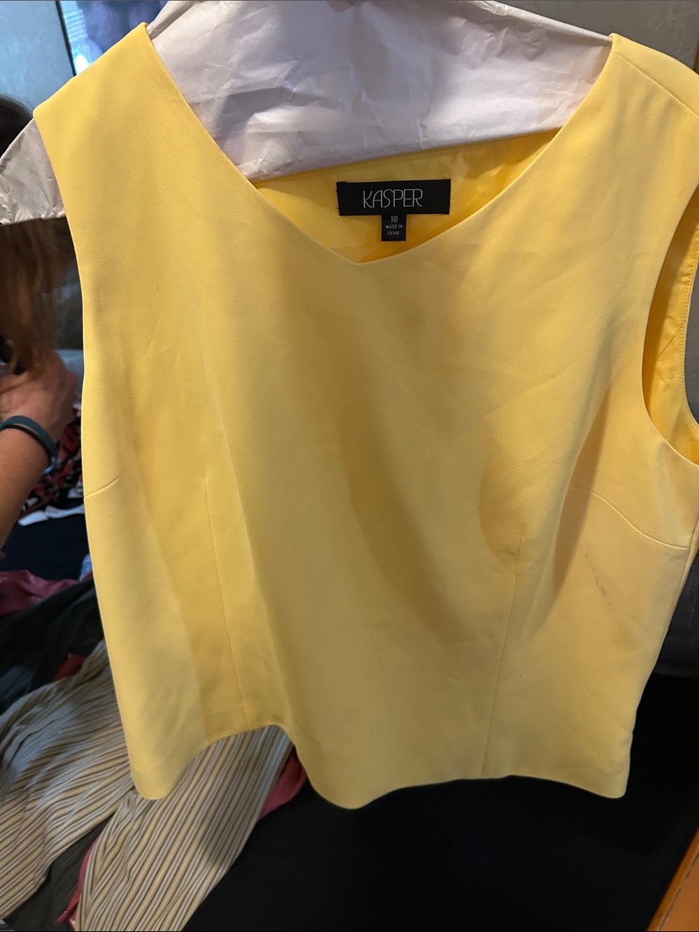 Kasper Sleeveless V-Neck Shell Top in Bright Yellow